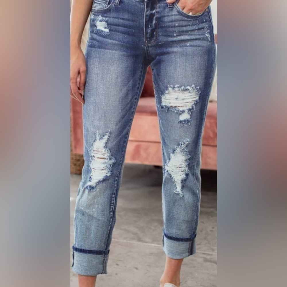 NEW WOMENS DISTRESSED JEANS